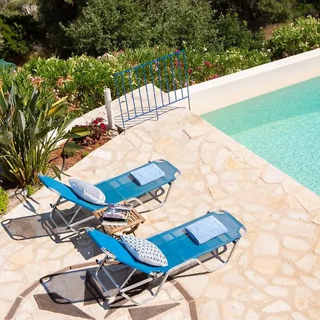Evalin - Pretty Like At For Unforgettable Holidays