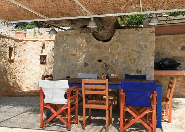 Evalin - Pretty Like At For Unforgettable Holidays