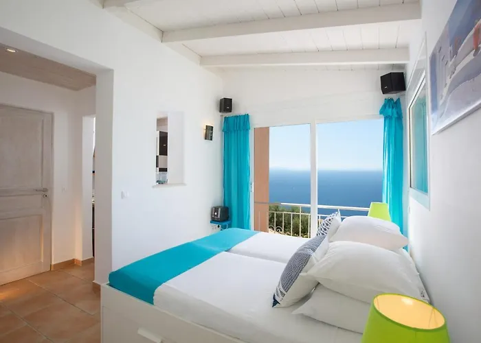 Evalin - Pretty Like At For Unforgettable Holidays