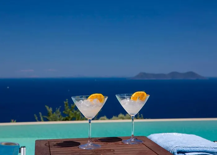 Evalin - Pretty Like At For Unforgettable Holidays